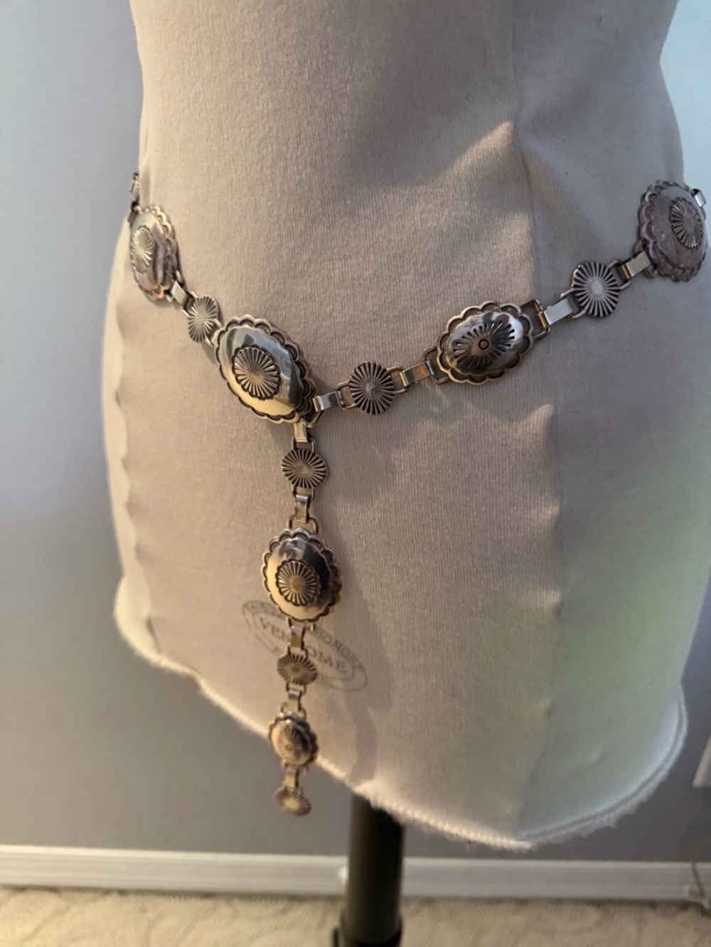 Vintage Ralph Lauren Concho Waist Chain Belt - Floral Medallion 38” L - Picture 2 of 11